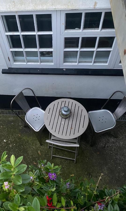 Monmouth House Apartments, Lyme Regis Old Town, Dog Friendly, Parking Buitenkant foto