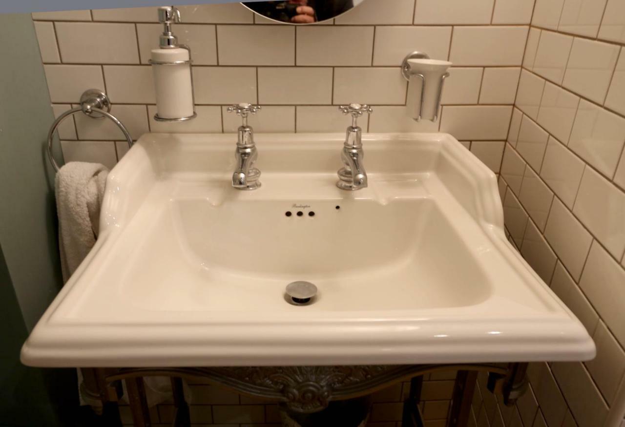 Monmouth House Apartments, Lyme Regis Old Town, Dog Friendly, Parking Buitenkant foto