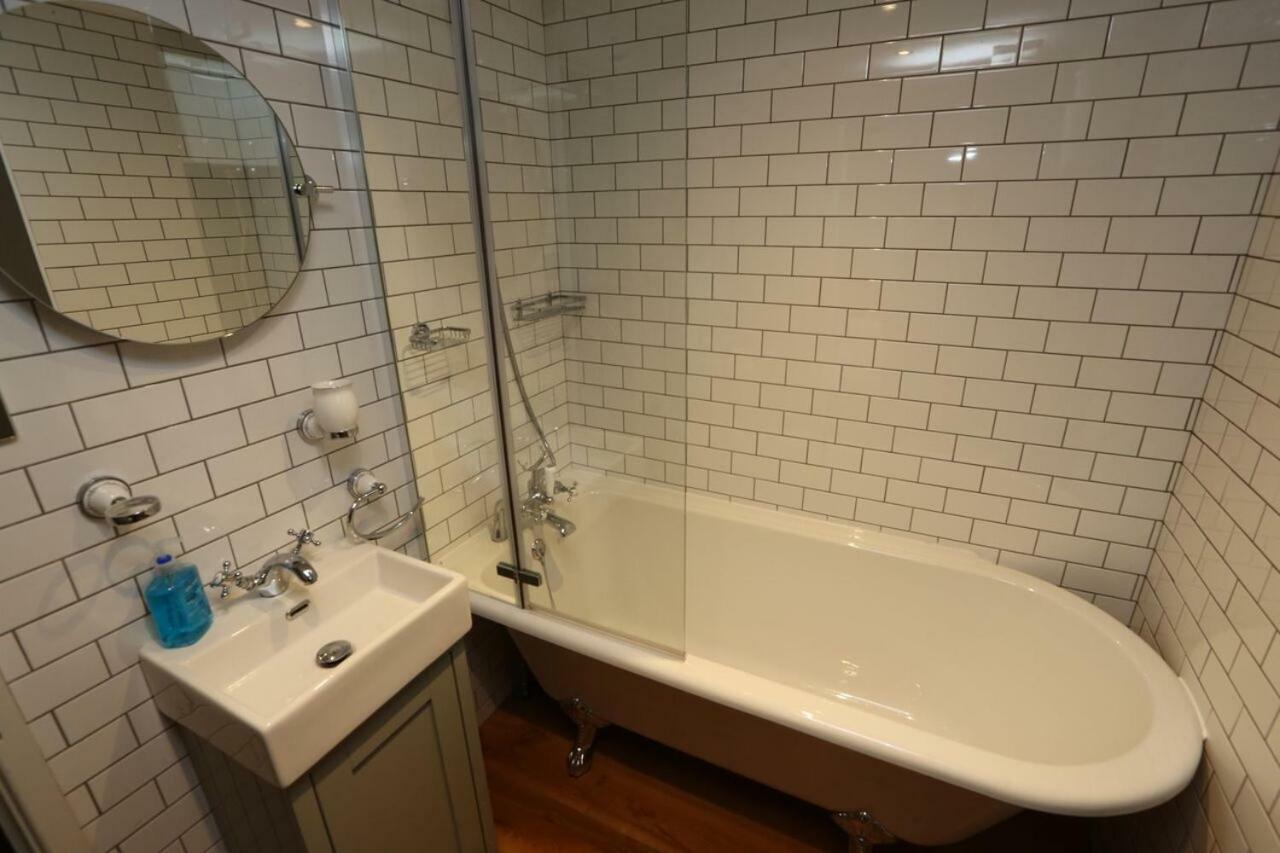 Monmouth House Apartments, Lyme Regis Old Town, Dog Friendly, Parking Buitenkant foto